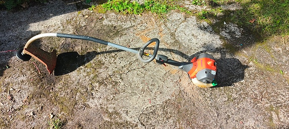 Sähköinen ruohotrimmeri Husqvarna
