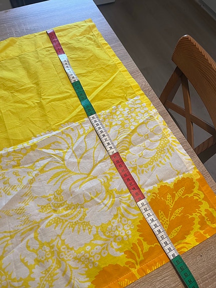 Marimekko keltainen kappa/verhokangas 137 x 60 cm