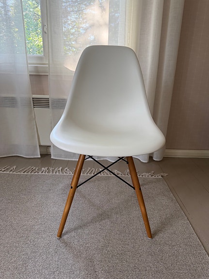 Vitra Eames DSW-tuoli, 4 kpl