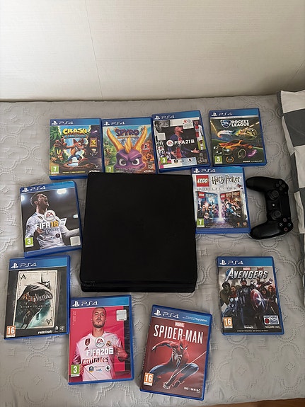 Ps 4 konsoli+ohjain+pelit