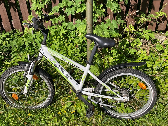 Poikien 3 vaihteinen polkupyörä