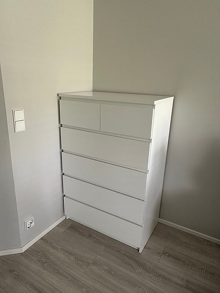 IKEA MALM -lipasto