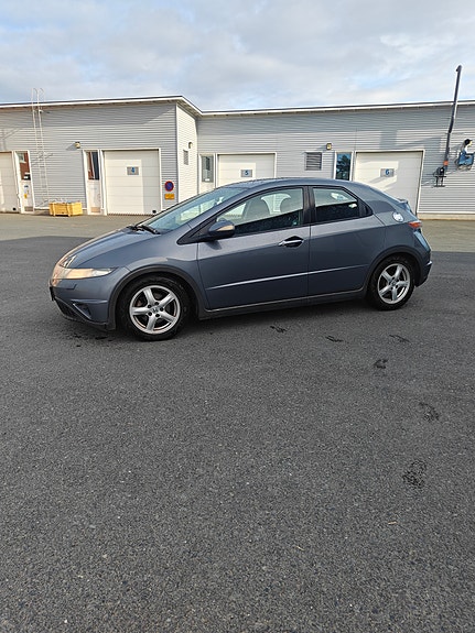 Honda Civic 1.8 6v manuaali VM.2006