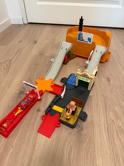 Disney Cars autorata lelu