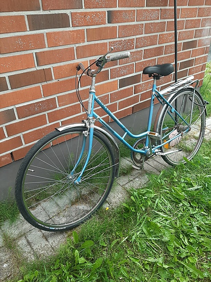 Ajettava naisten pyörä