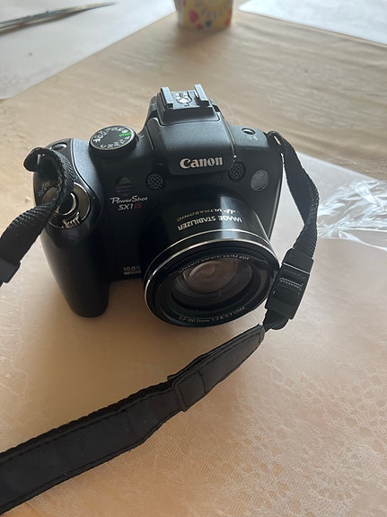 Canon PowerShot SX1 IS digikamera musta