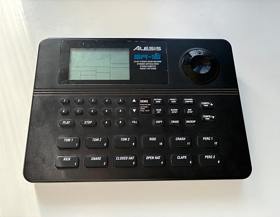 Alesis SR-16