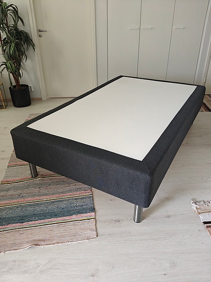 120cm runkopatjasänky