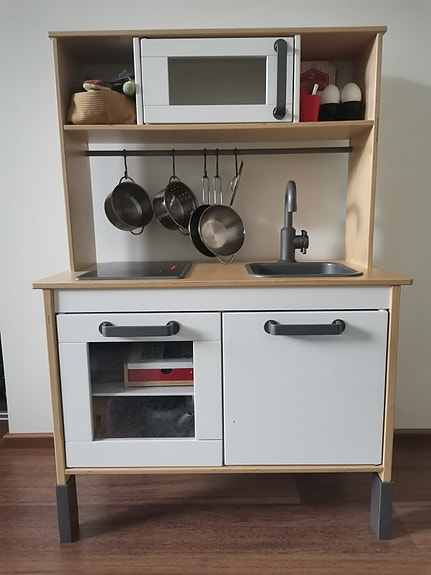 Ikea DUKTIG Leikkikeittiö sisältöineen