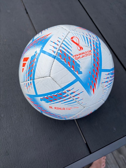 Adidas jalkapallo