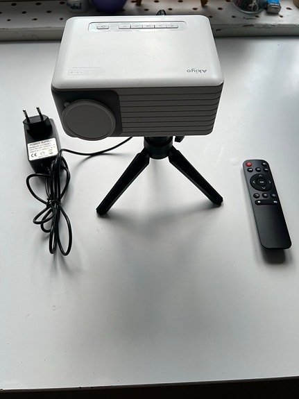 Akiyo O1 Mini LED -projektori