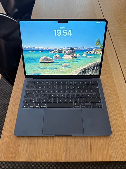 Apple MacBook M2