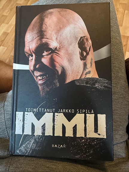 Immu - Jarkko Sipilä kovakantinen kirja