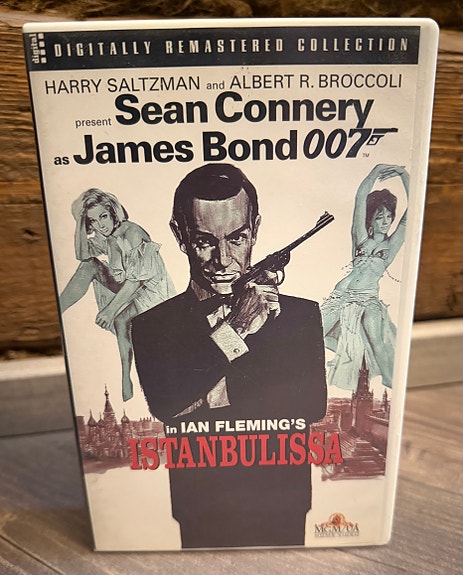 007 Istanbulissa valkokansi VHS-kasetti James Bond