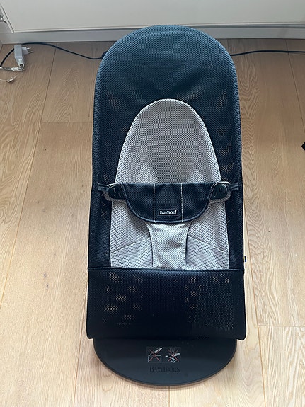 BabyBjörn Bouncer Bliss sitteri musta-harmaa