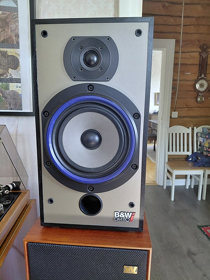 B&W DM 110 i kaiuttimet