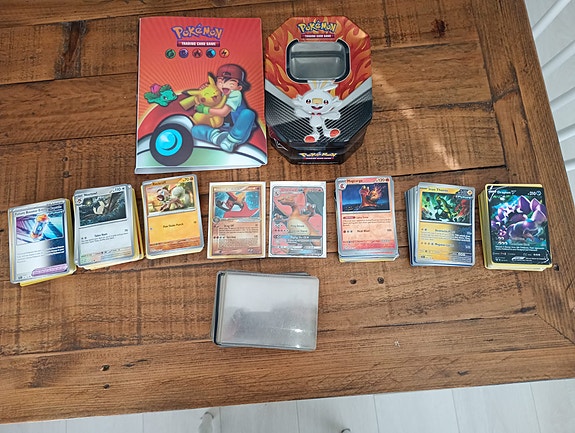 Pokemon kortteja