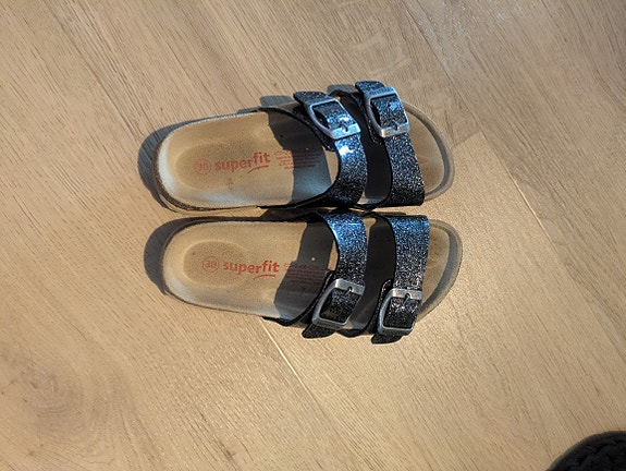Superfit glittersandaalit 30