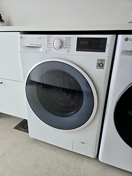 LG 8 kg edestä täytettävä pesukone