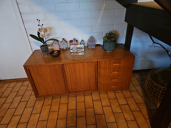 vanha teak senkki