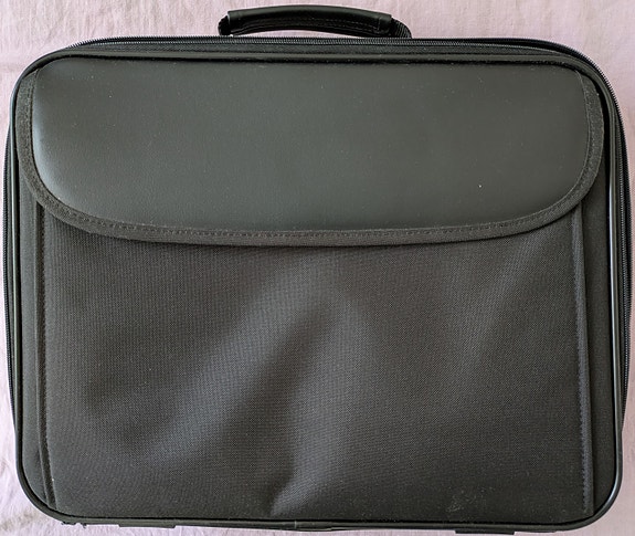 Kannettavan tietokoneen laukku, 15"