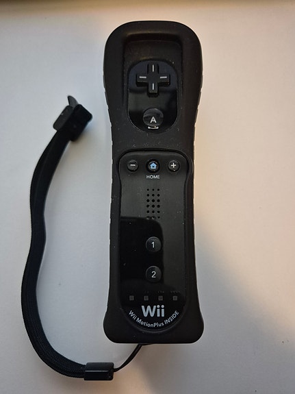 Nintendo Wii Remote Plus ohjain musta