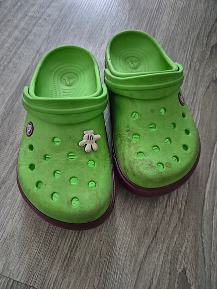 Crocs 35