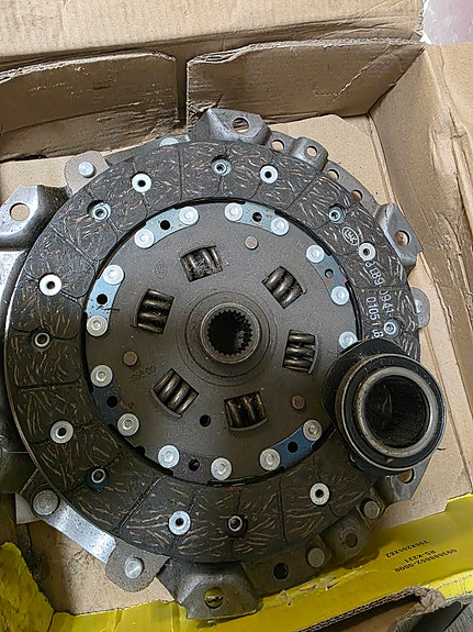 Mitsubishi carisma kytkinpaketti