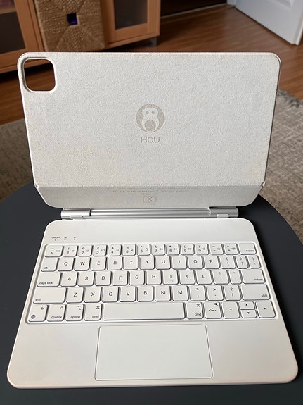 iPad Air 11 näppäimistökotelo