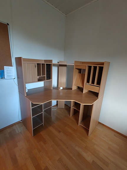 Kulma työpöytä