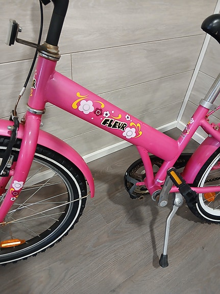 Eritt hyväkunt lastenpyörä 20"