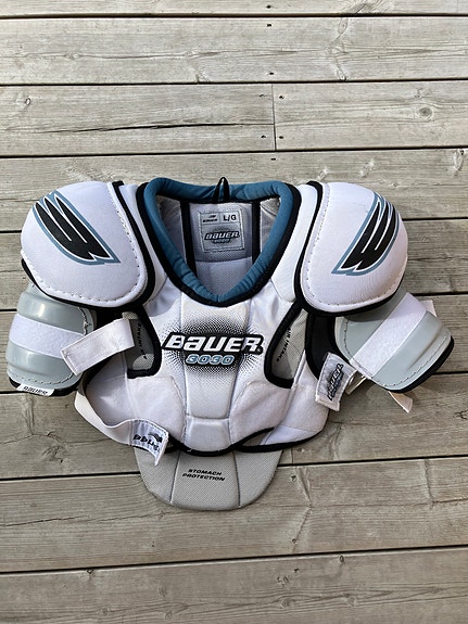 Bauer Hartiasuoja, koko sr L