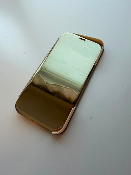Apple iPhone 16 läppäkotelo / kuoret iPhoneille, kullanruskea