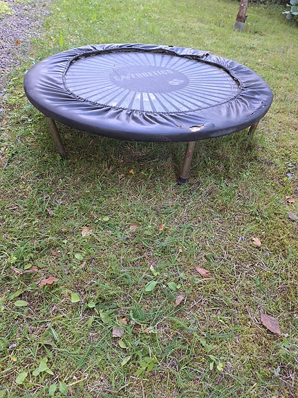 Annetaan trampoliini