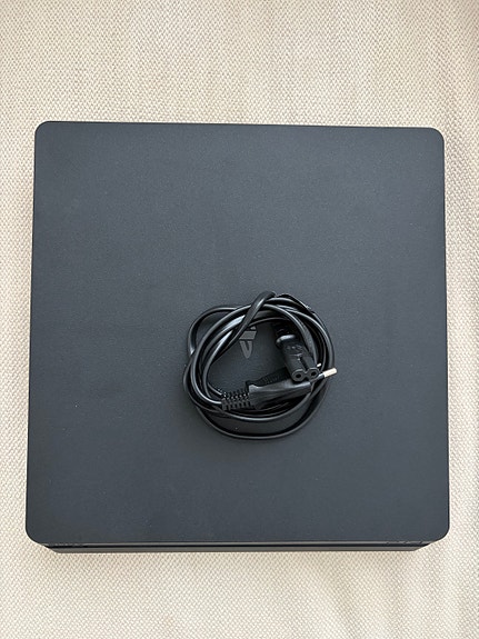 PS4 slim 1tb fw 10.01