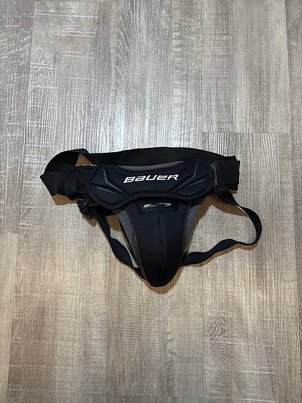 Bauer elite maalivahdin munasuojat musta