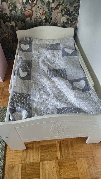 Lasten puinen jatkettava sänky