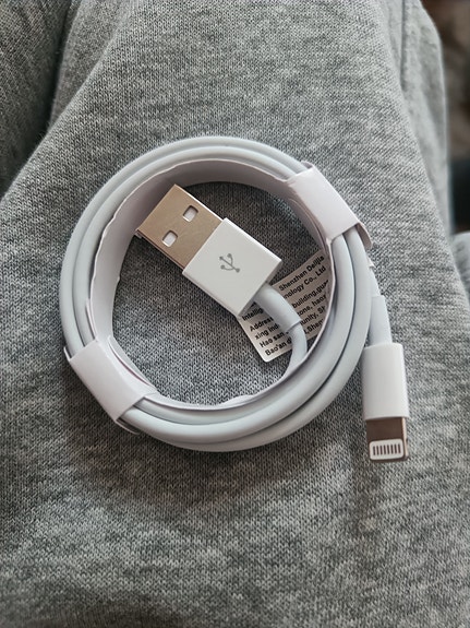 Apple Lightning USB -latauskaapeli