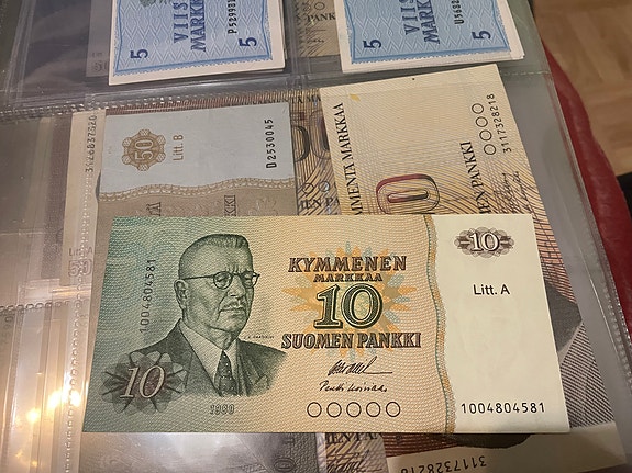 10 markan setelit kokoelma