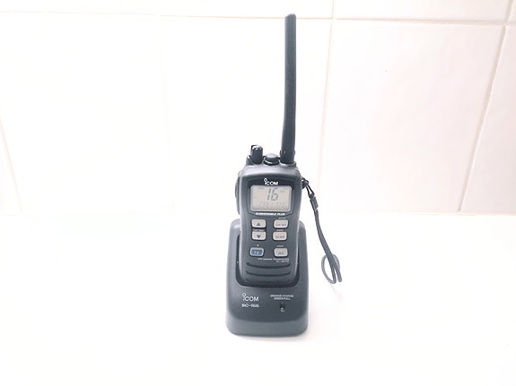 Icom IC-M72 Marine VHF puhelin radiopuhelin meripuhelin meriradio käsipuhelin