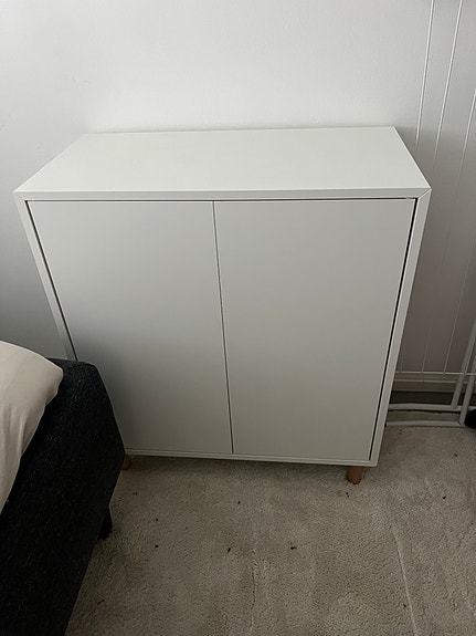 Ikea Eket-kaappi + jalat