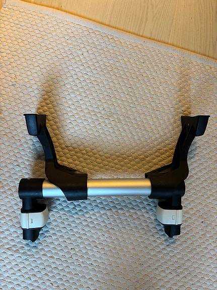 Bugaboo adapteri Britax turvakaukaloon