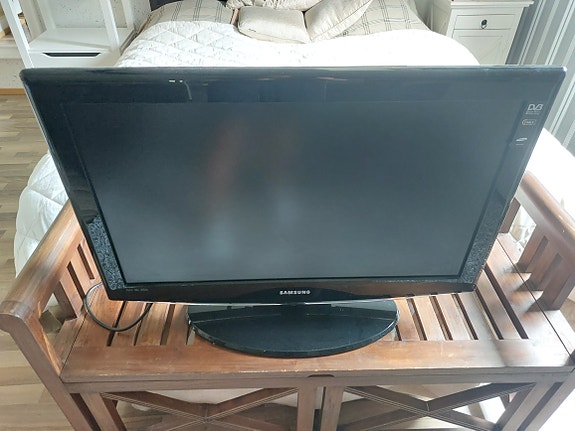 Samsung LE32B450C4W 32" televisio