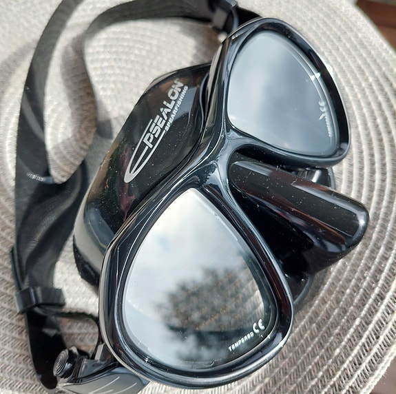 Product image 1 of 2