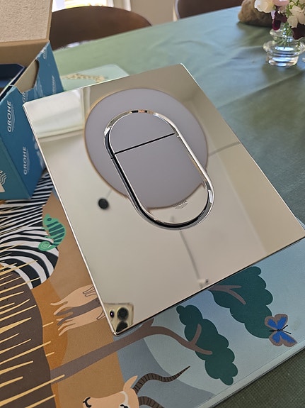 Product image 1 of 2