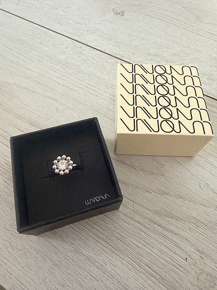 Product image 1 of 3
