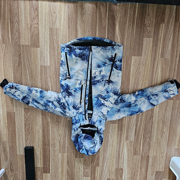 Product image 1 of 2