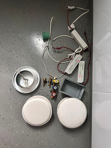 Product image 1 of 3