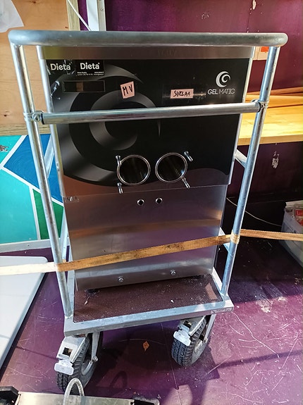 Product image 1 of 2