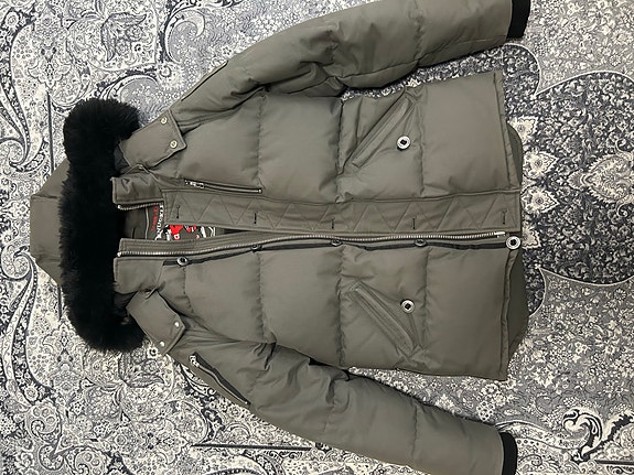 Product image 1 of 8